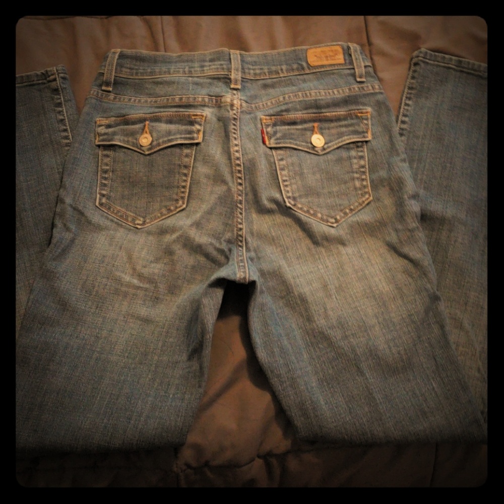 Levi Jean's